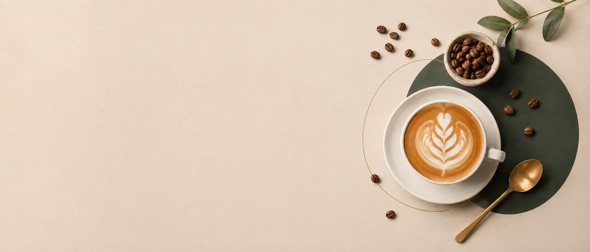 Xícara de café especial com grãos torrados
